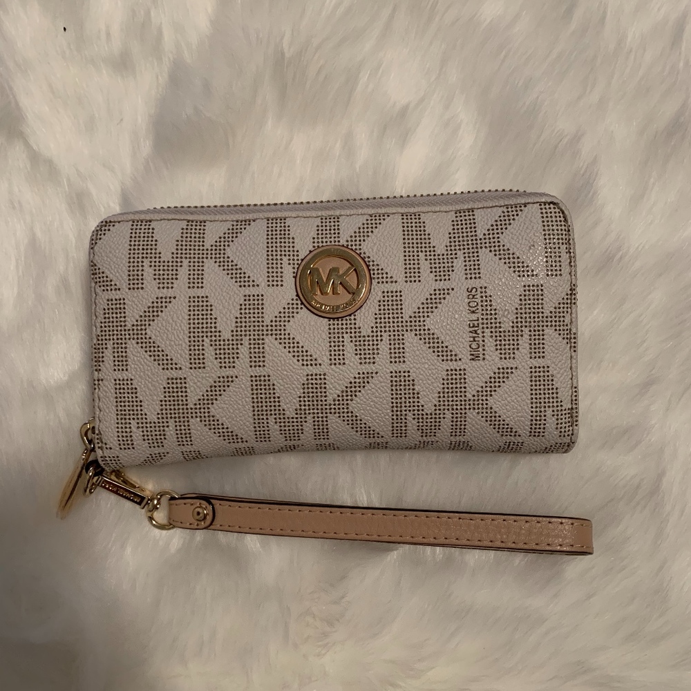 Micheal Kors Logo Wristlet